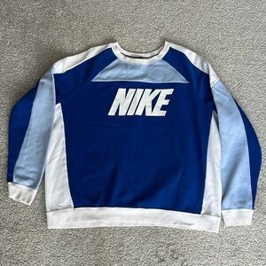 Women’s Nike Sweatshirt